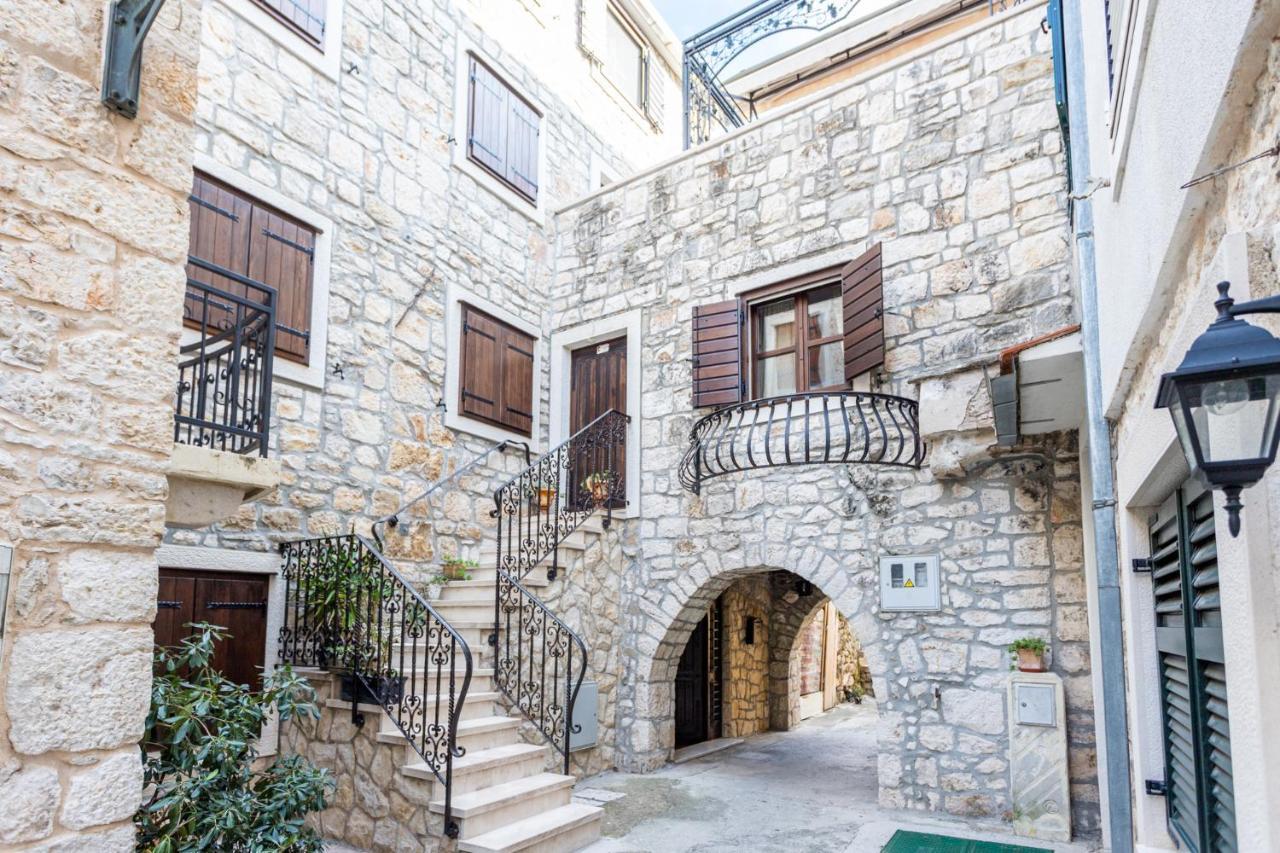 Appartement Stone House Srida à Baška Voda Extérieur photo