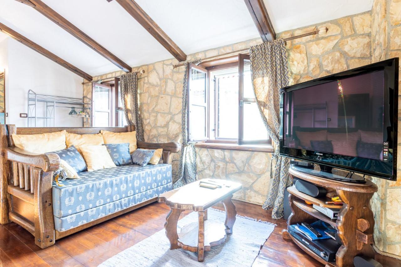Appartement Stone House Srida à Baška Voda Extérieur photo