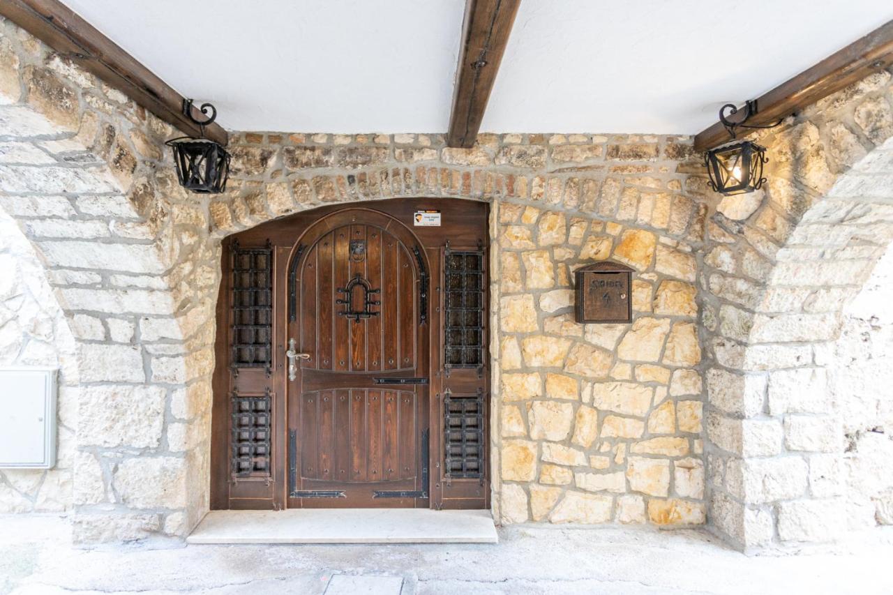 Appartement Stone House Srida à Baška Voda Extérieur photo
