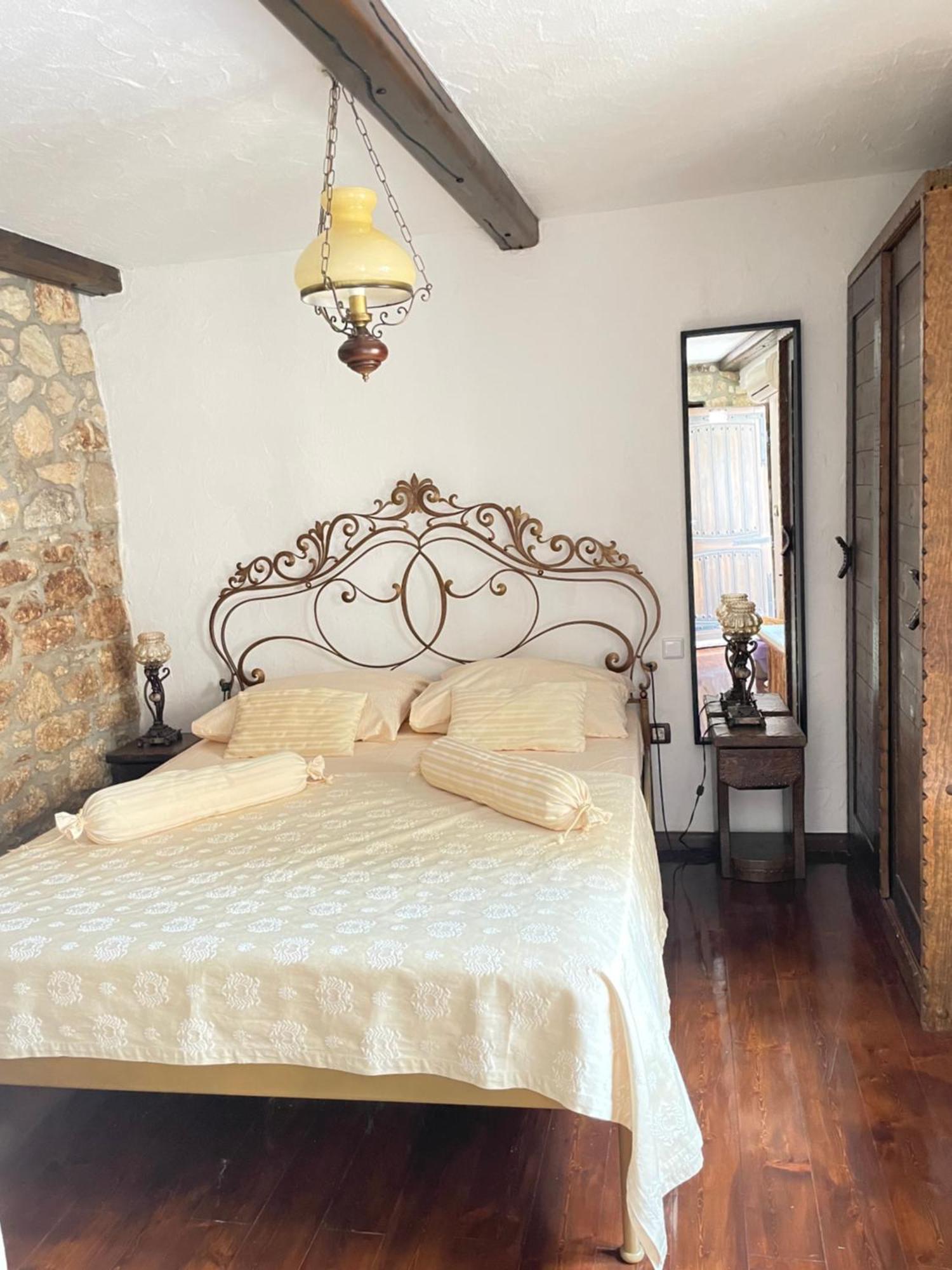 Appartement Stone House Srida à Baška Voda Extérieur photo